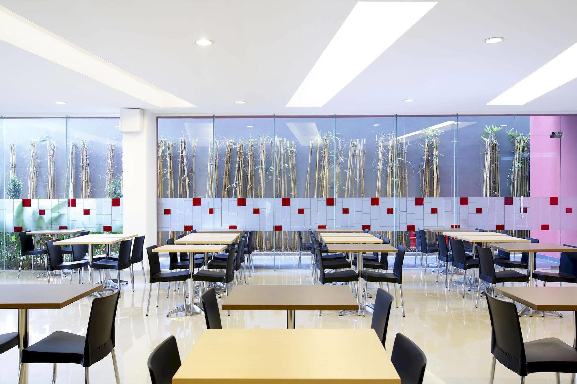 Amaris Hotel Pancoran Джакарта Екстер'єр фото